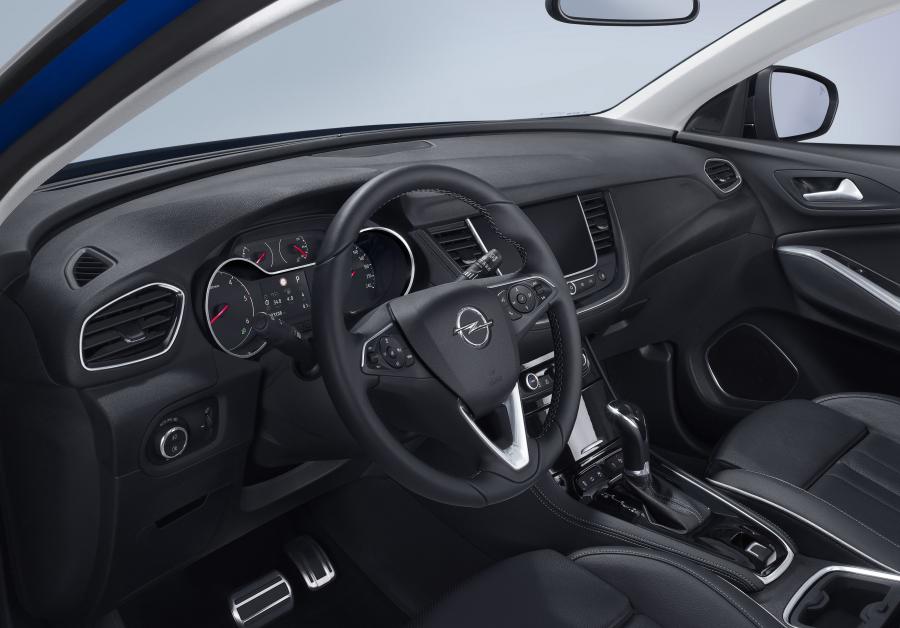 Интерьер Opel Grandland X Turbo D 2017 года  (фото 26 из 42)